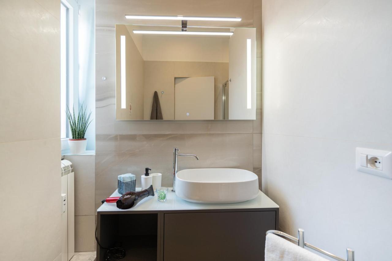 Colosseo Luxe Apartment In The Center Of Рим Екстер'єр фото