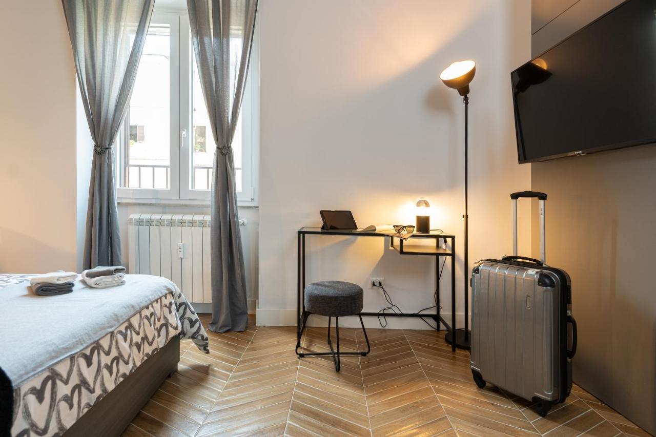 Colosseo Luxe Apartment In The Center Of Рим Екстер'єр фото