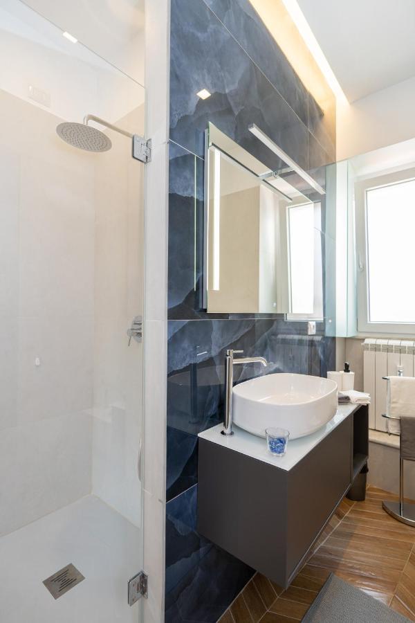 Colosseo Luxe Apartment In The Center Of Рим Екстер'єр фото