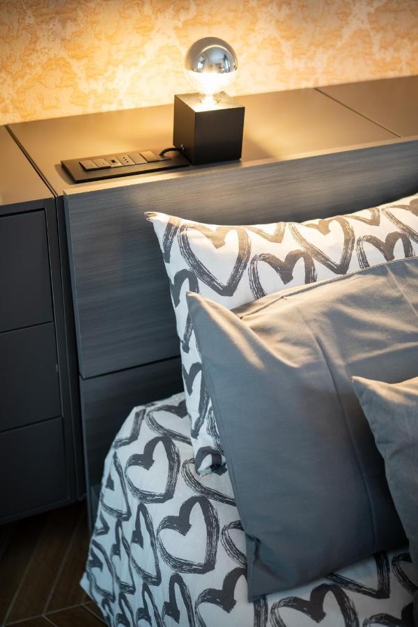 Colosseo Luxe Apartment In The Center Of Рим Екстер'єр фото