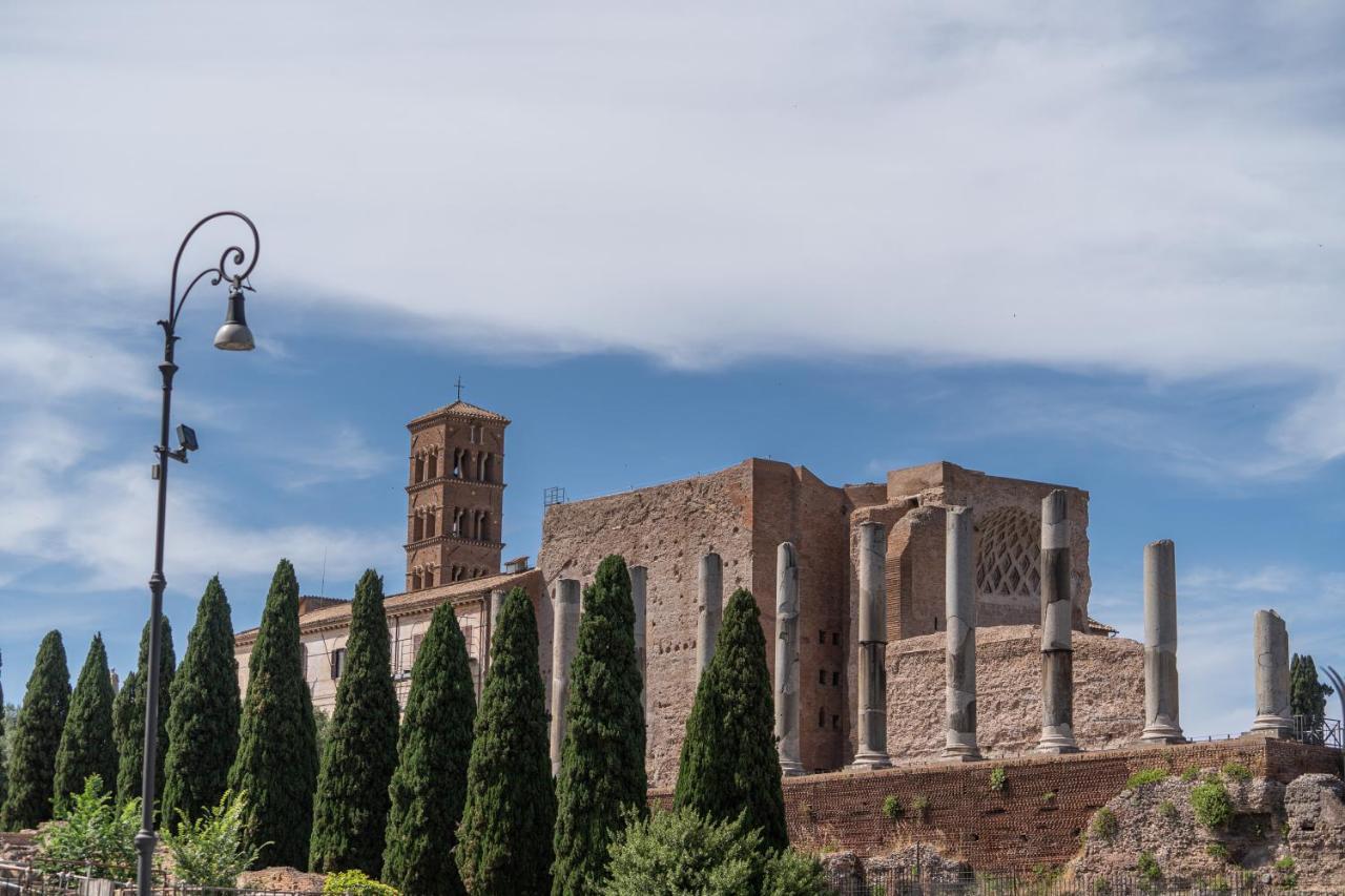 Colosseo Luxe Apartment In The Center Of Рим Екстер'єр фото